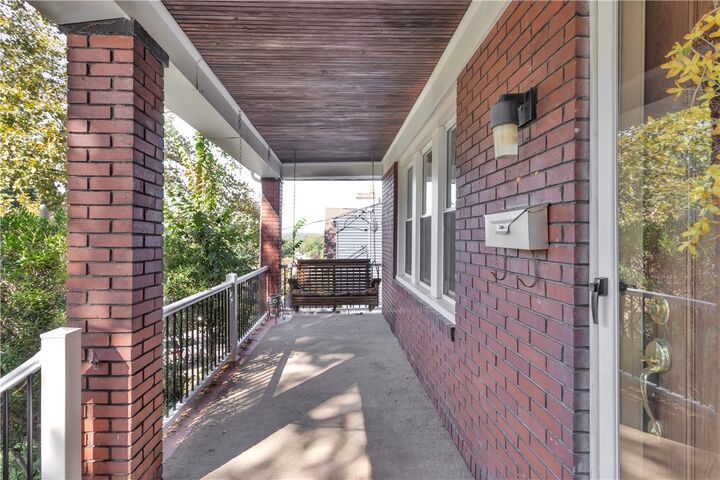 Property Photo: 1112 Pemberton St PA 15212