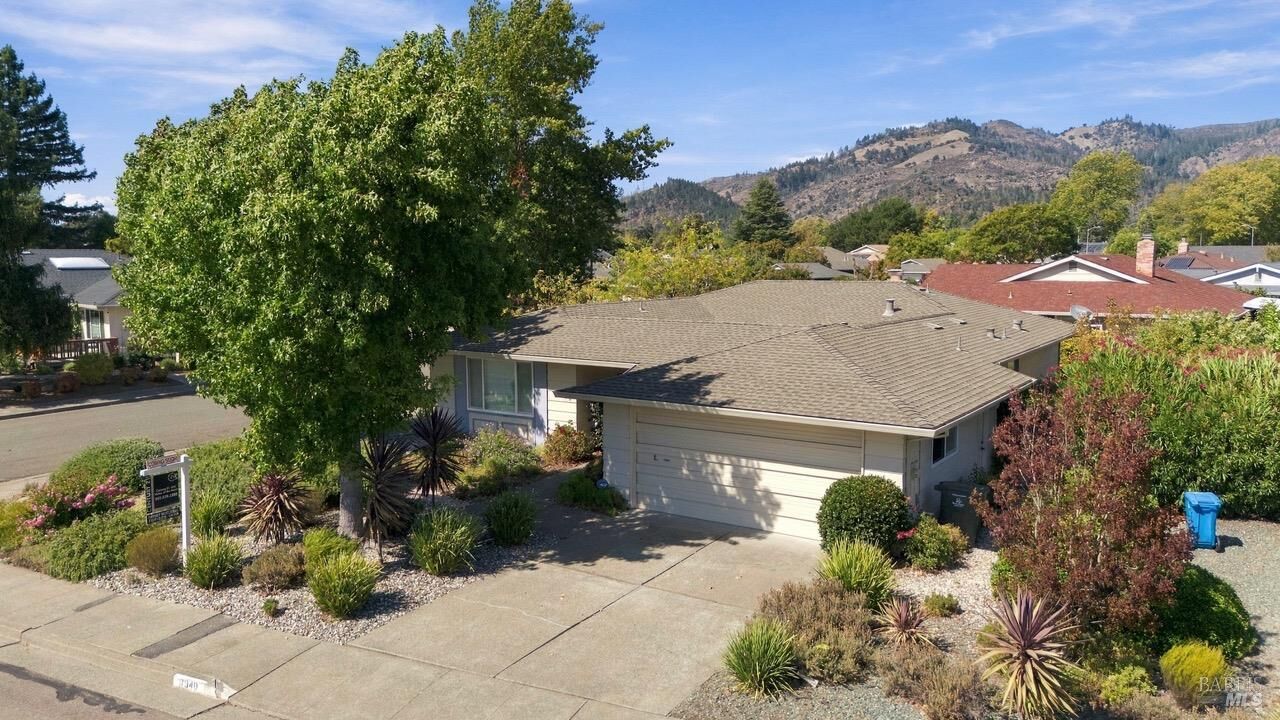 Property Photo:  8940 Oakmont Drive  CA 95409 