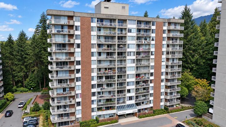 Property Photo:  2020 Fullerton Avenue 306  BC V7P 3G3 