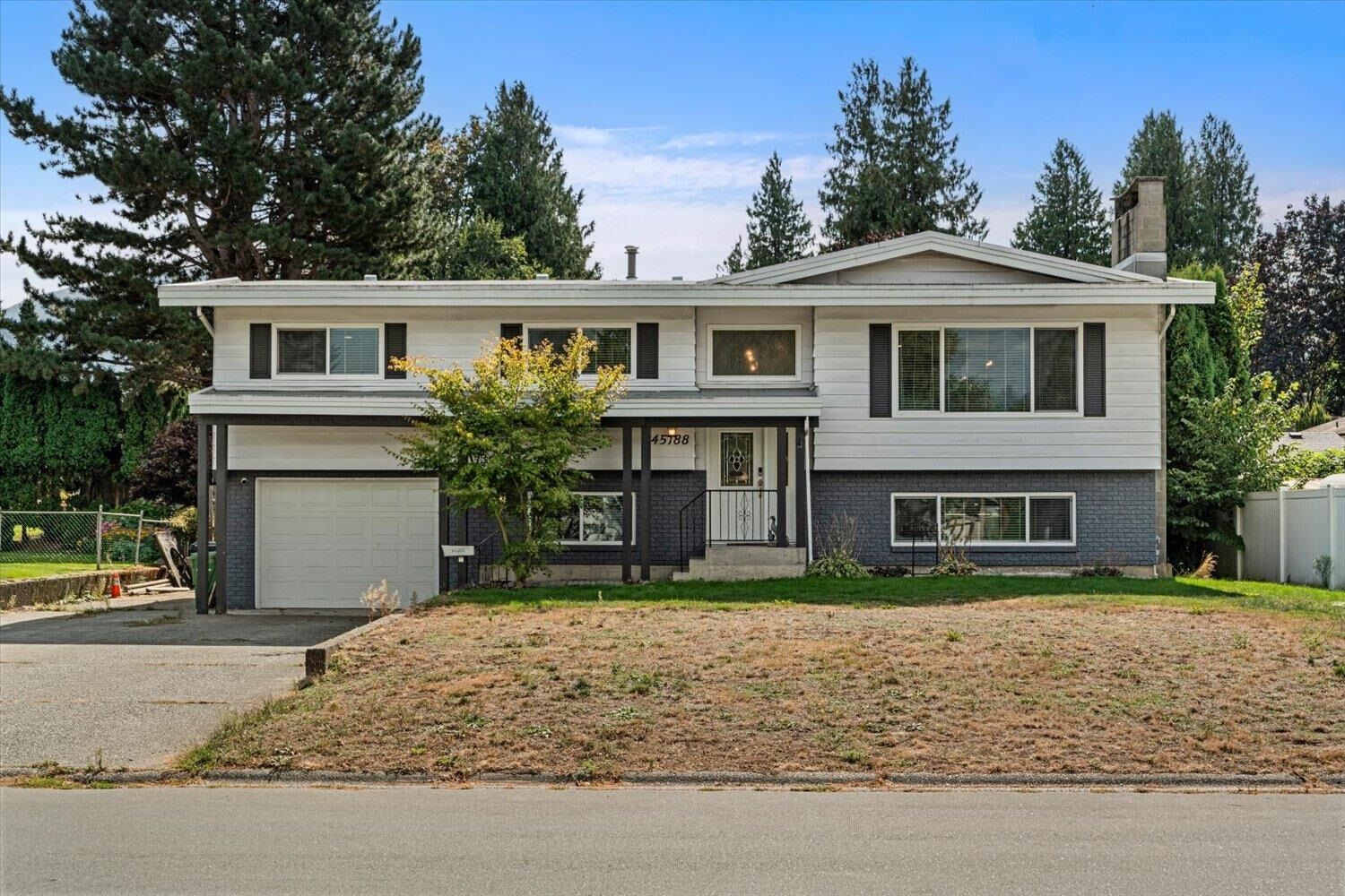 Property Photo:  45188 Redwood Avenue  BC V2R 1W2 