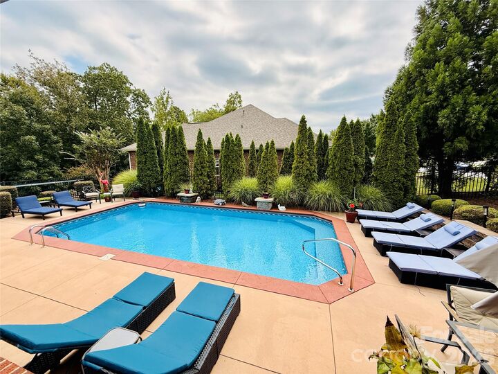 Property Photo:  2581 Flintshire Lane  NC 28056 