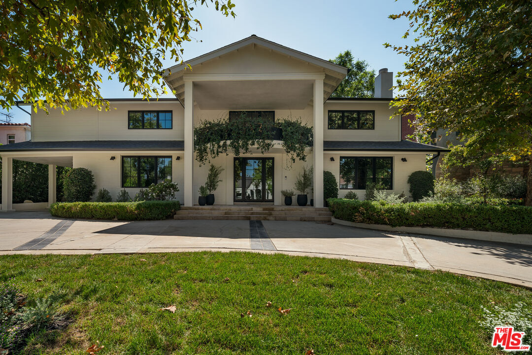 Property Photo:  15430 Valley Vista Blvd  CA 91403 