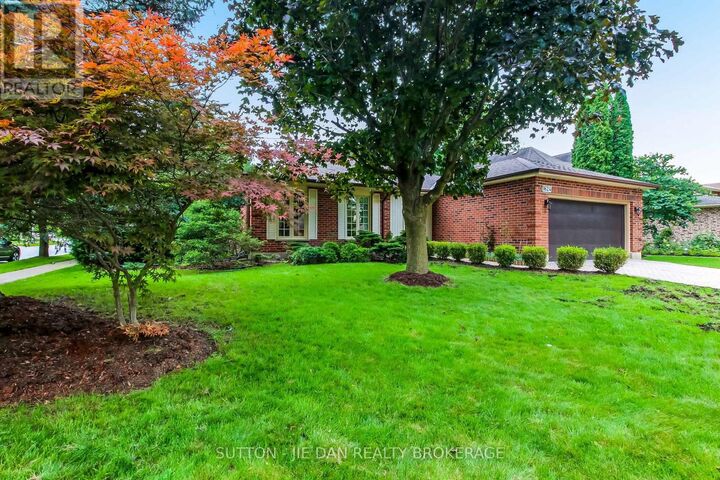 Property Photo: 1624 Hastings Drive ON N5X 3E1