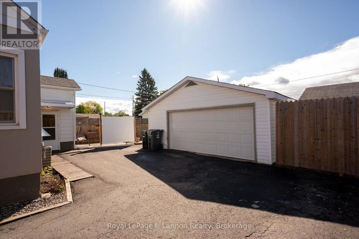 Property Photo:  234 Christina Street East  ON P7E 4N7 