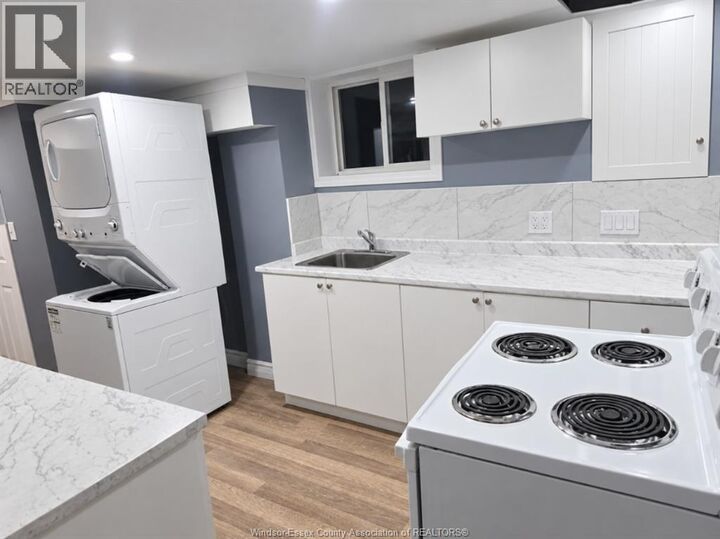 Property Photo:  1106-1108 Elm Avenue Lower  ON N9A 5H7 