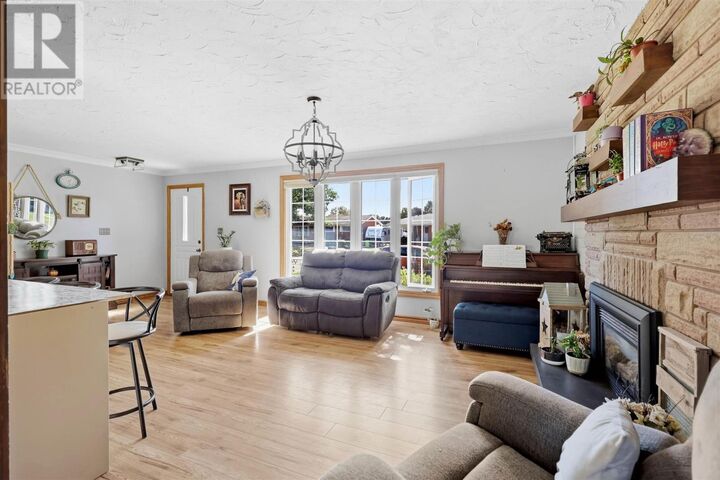 Property Photo:  75 Joel Ct  ON P6A 5E7 
