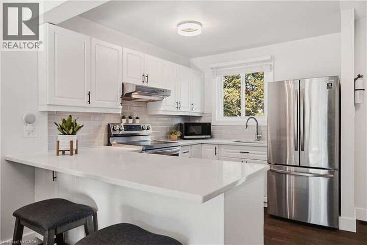 Property Photo:  316 Bluevale Street North D  ON N2J 4G3 