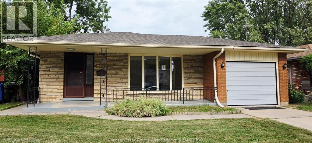 Property Photo:  2650 Rivard Avenue  ON N8T 2H5 