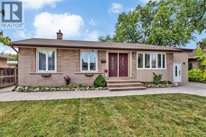 Property Photo:  3417 Woodlawn Avenue  ON N8W 2J4 