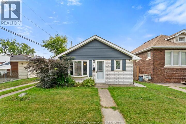 Property Photo:  1555 Adanac Avenue  ON N9B 1N5 