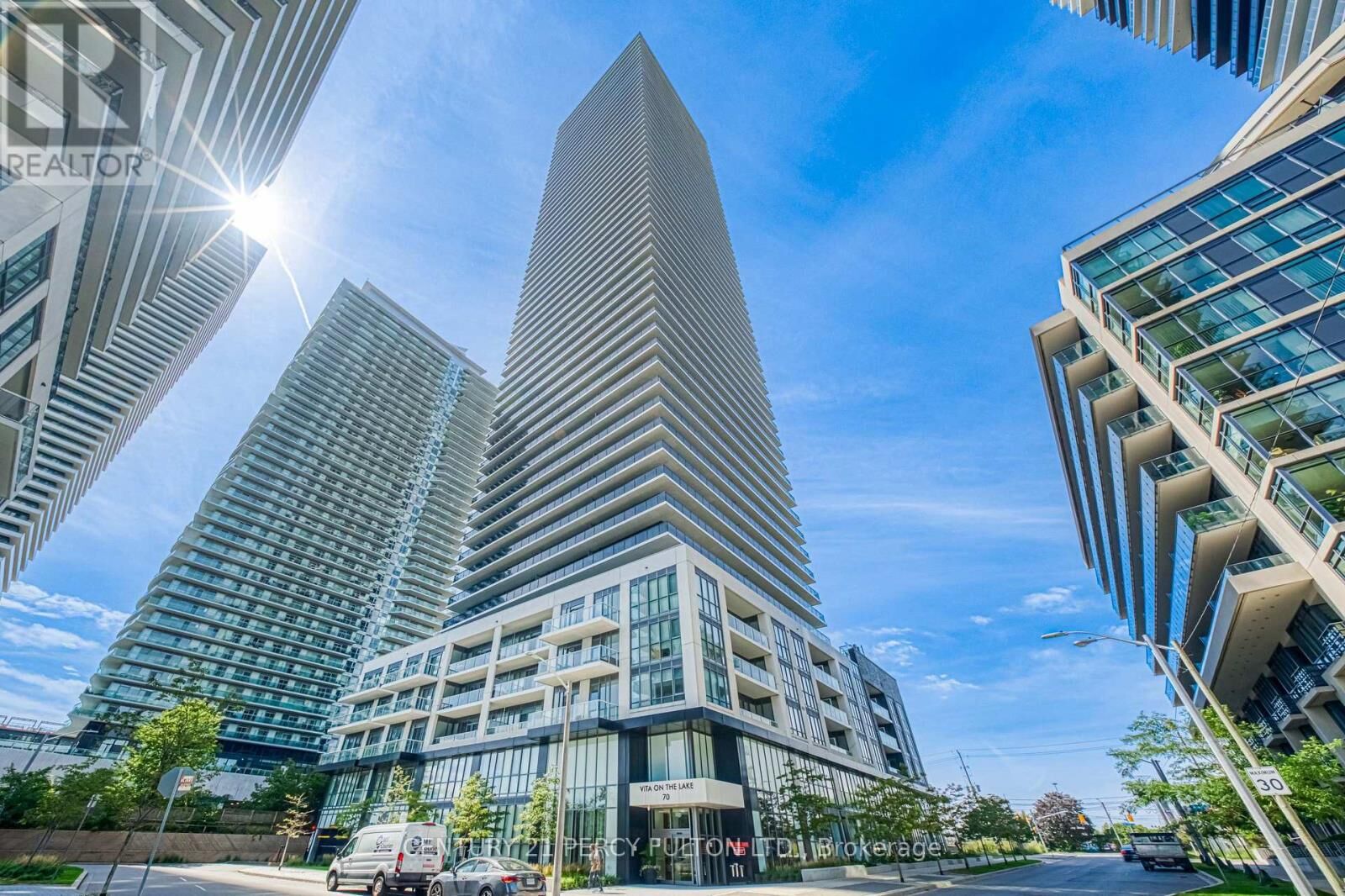 Property Photo: 70 Annie Craig Drive 1207 ON M8V 0G2