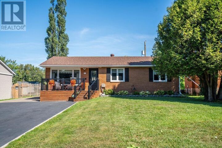Photo de la propriété:  42 Niagara Dr  ON P6B 4L7 