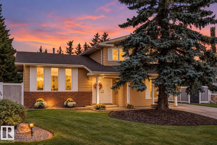 Property Photo:  11728 33A Avenue NW  AB T6J 3H4 