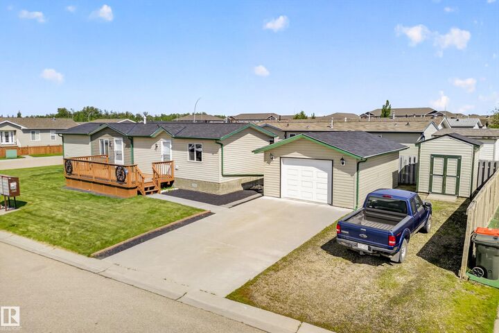 Property Photo:  51 Jutland Crescent  AB T7Z 0A3 