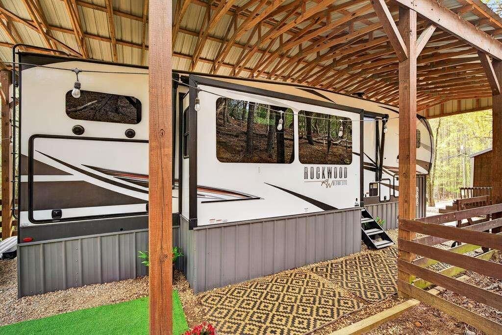 Property Photo: 52 25th Street GA 30540