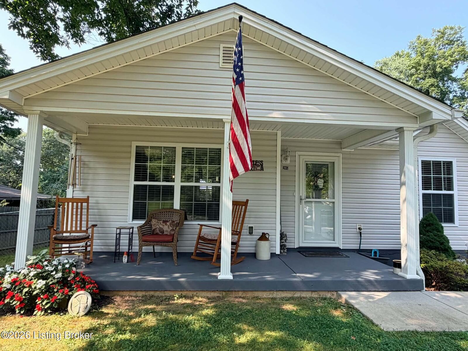 Property Photo:  207 Woods Rd  KY 42701 