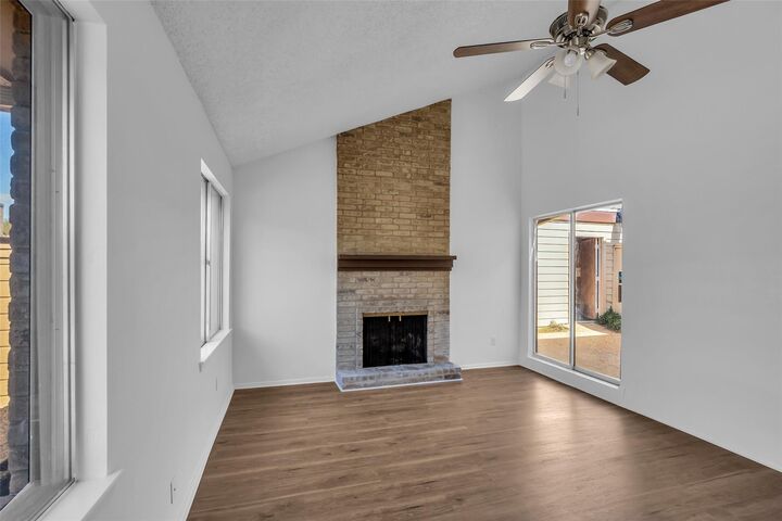 Property Photo: 10387 Huntington Place Drive 387 TX 77099