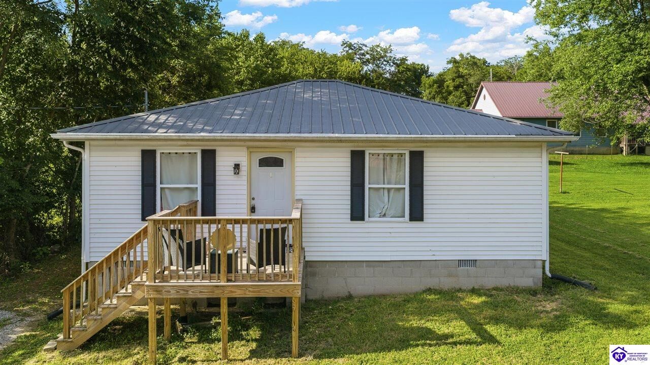 Property Photo: 525 Leavette Avenue KY 42754