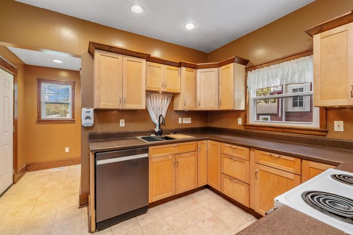 Property Photo: 520 N Riley Street IN 46755-1231