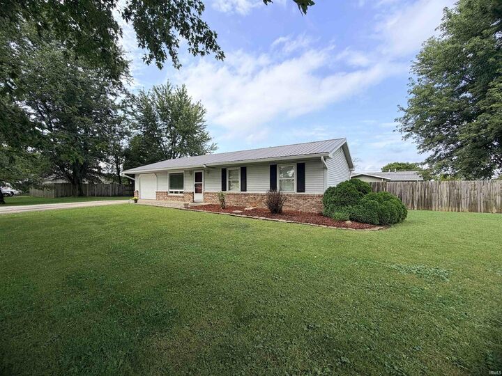 Property Photo:  0125 E Linn Road  IN 46714 