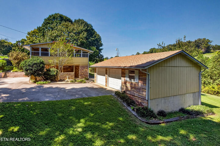 Property Photo: 12401 Buttermilk Rd TN 37932