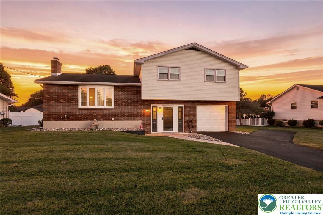 Property Photo: 1543 Stoke Park Road PA 18017