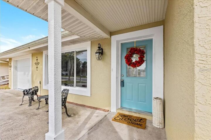 Property Photo:  711 Lemonwood Drive  FL 34677 