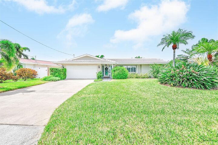 Property Photo:  513 Harbor Drive N  FL 33785 