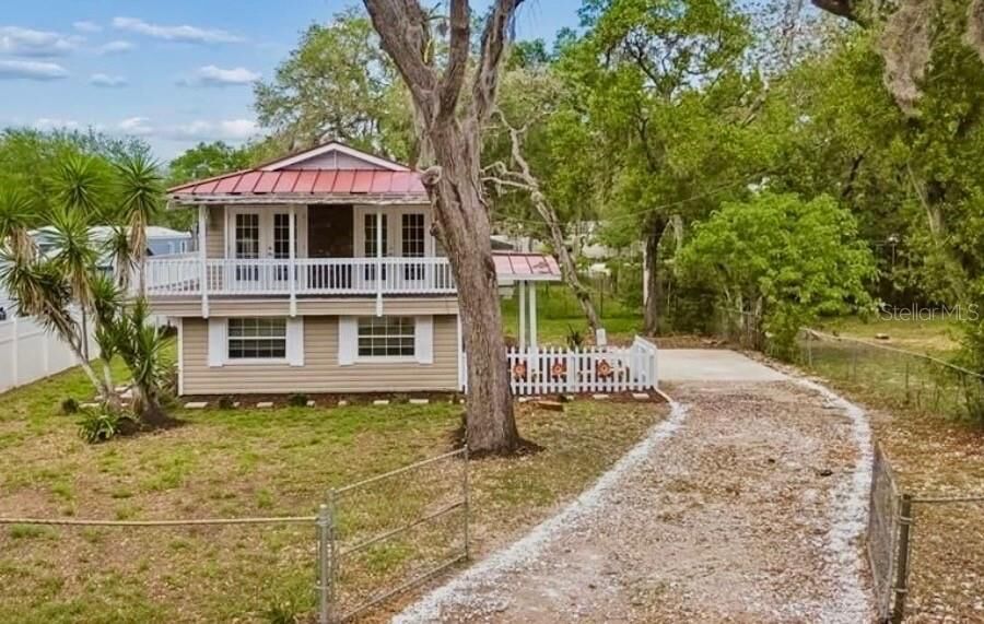 Property Photo:  11945 Wanda Avenue  FL 34654 