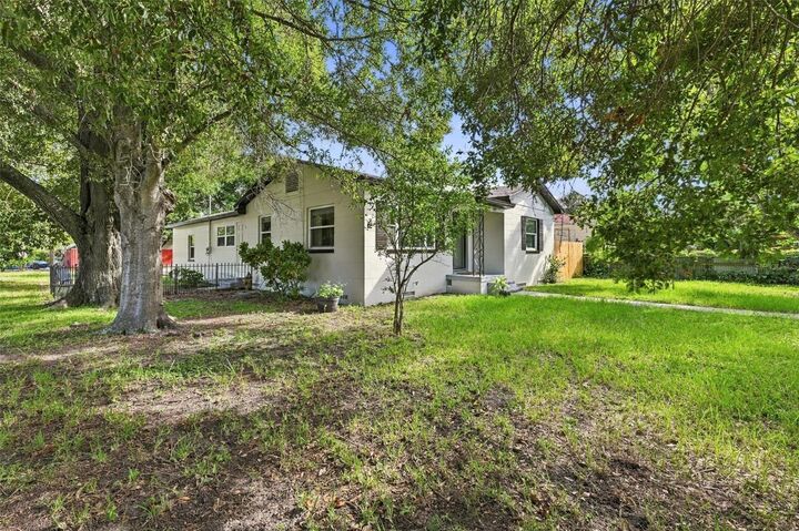 Property Photo:  2495 34th Avenue N  FL 33713 