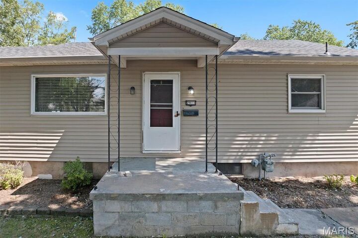 Property Photo: 2911 Fredericka Street IL 62226