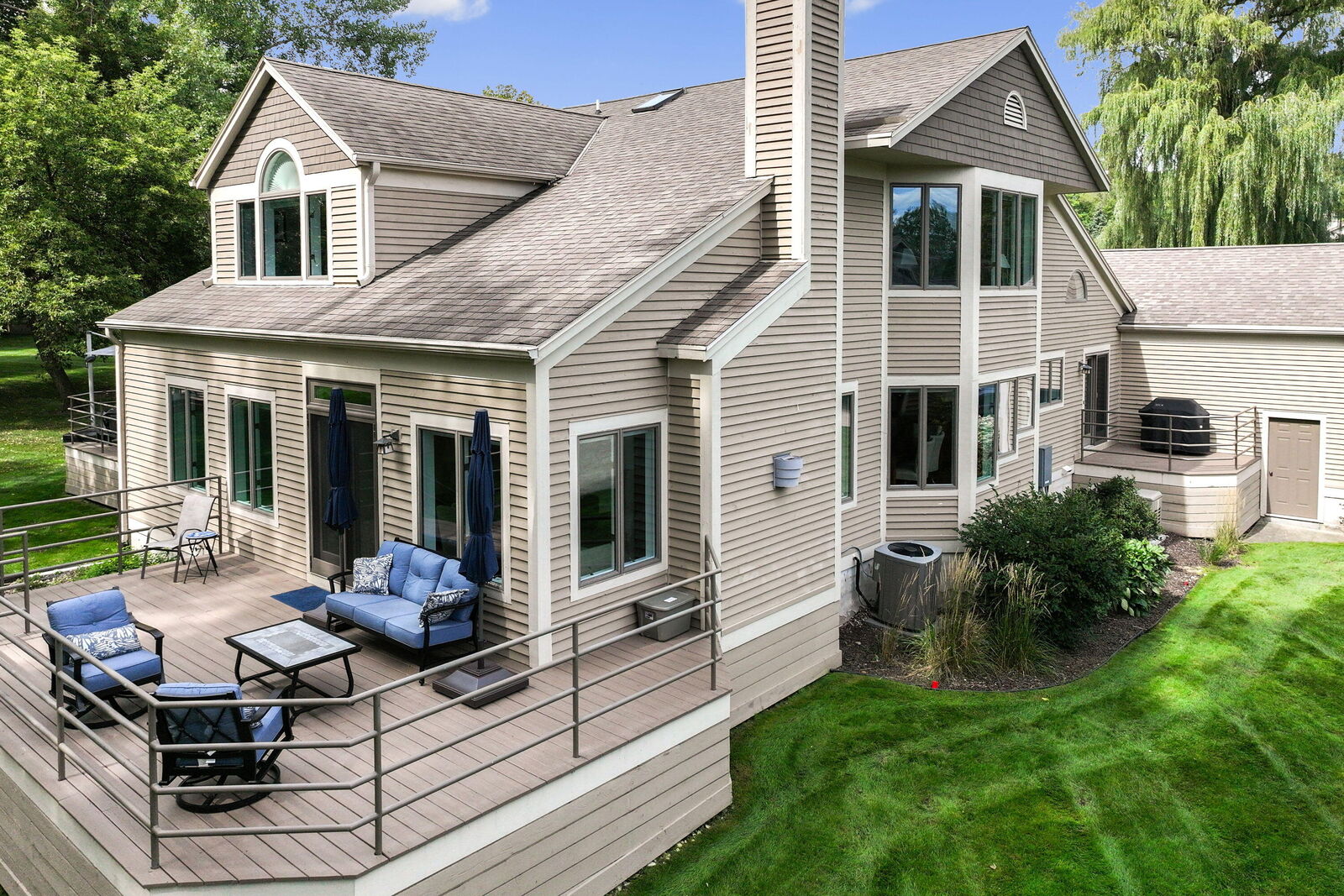Property Photo: W304n2358 N Westwind Dr WI 53072