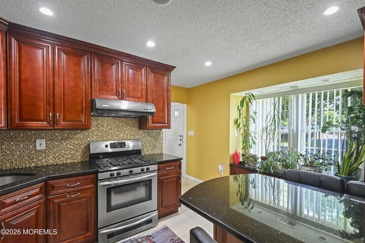 Property Photo:  67 Albury Way  NJ 08902 