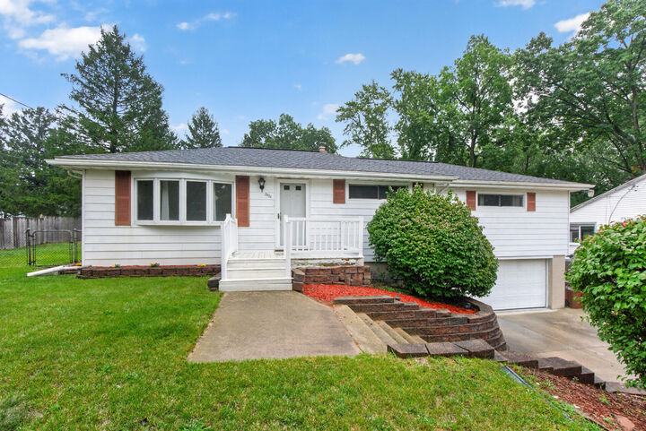 Property Photo:  2921 Overhill Road  MI 49203 