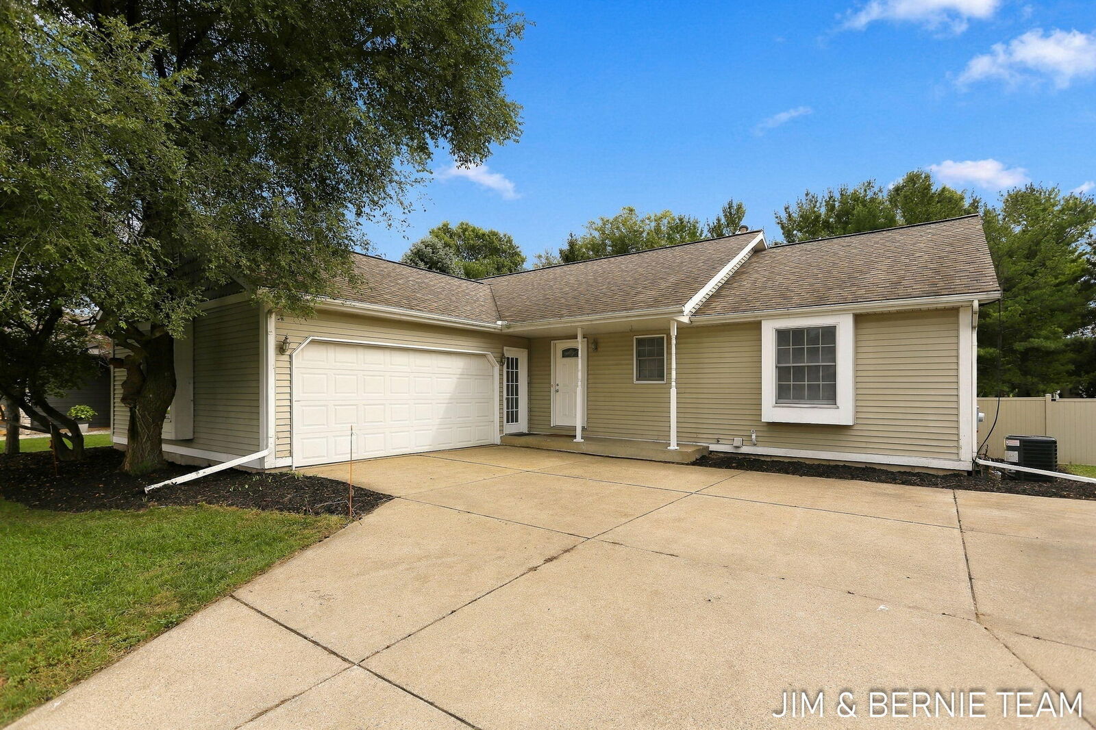 Property Photo: 3114 Fox Fire Trail MI 49464