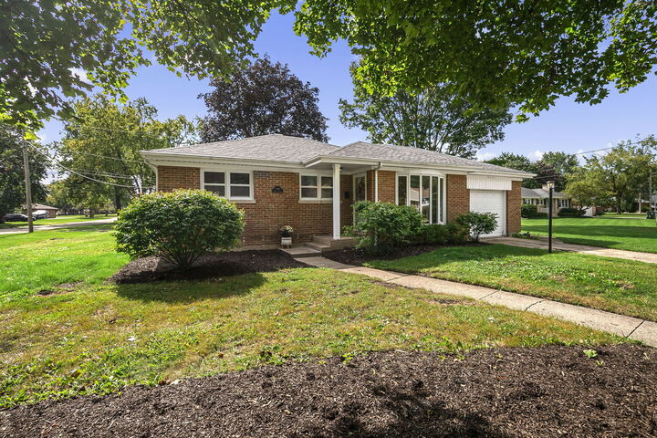 Property Photo: 340 James Avenue IL 60060
