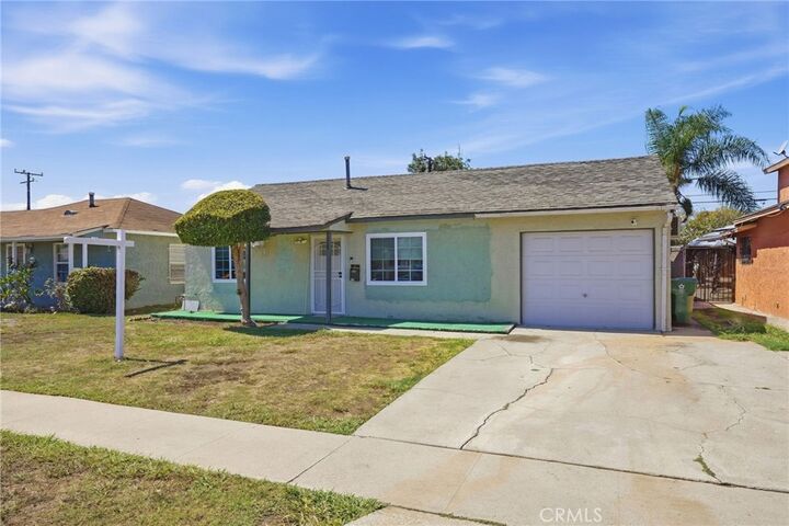 Property Photo: 725 S Taper CA 90220