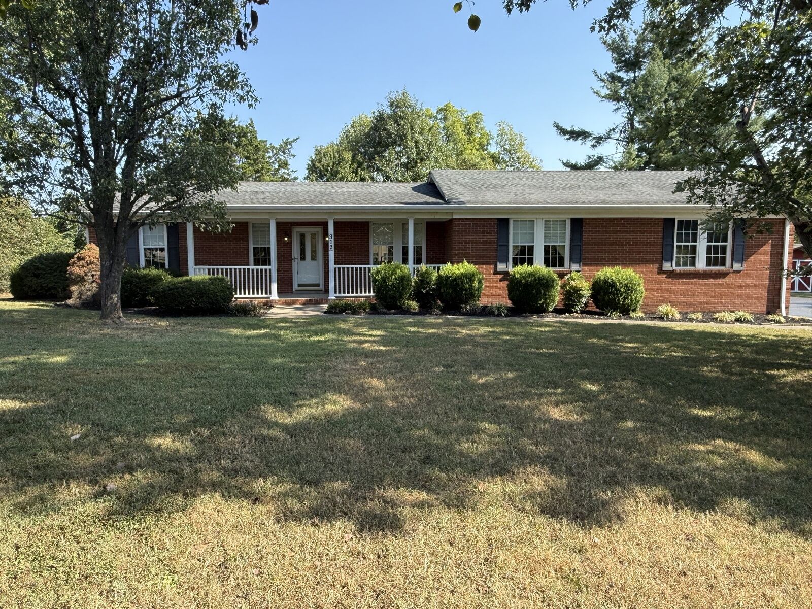 Property Photo: 312 Old Mount Juliet Rd TN 37122