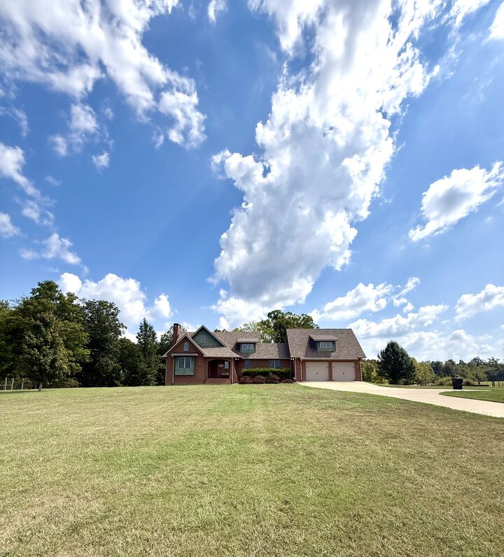 Property Photo: 44 Westside Rd S TN 38464