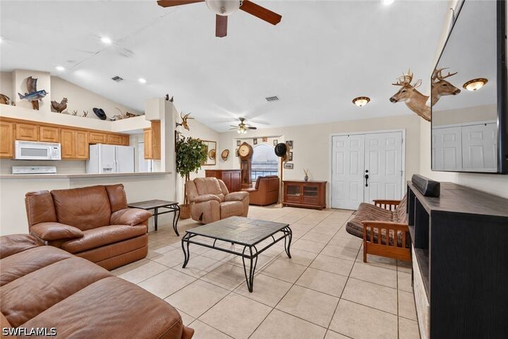 Property Photo: 4440 60th Avenue NE FL 34120