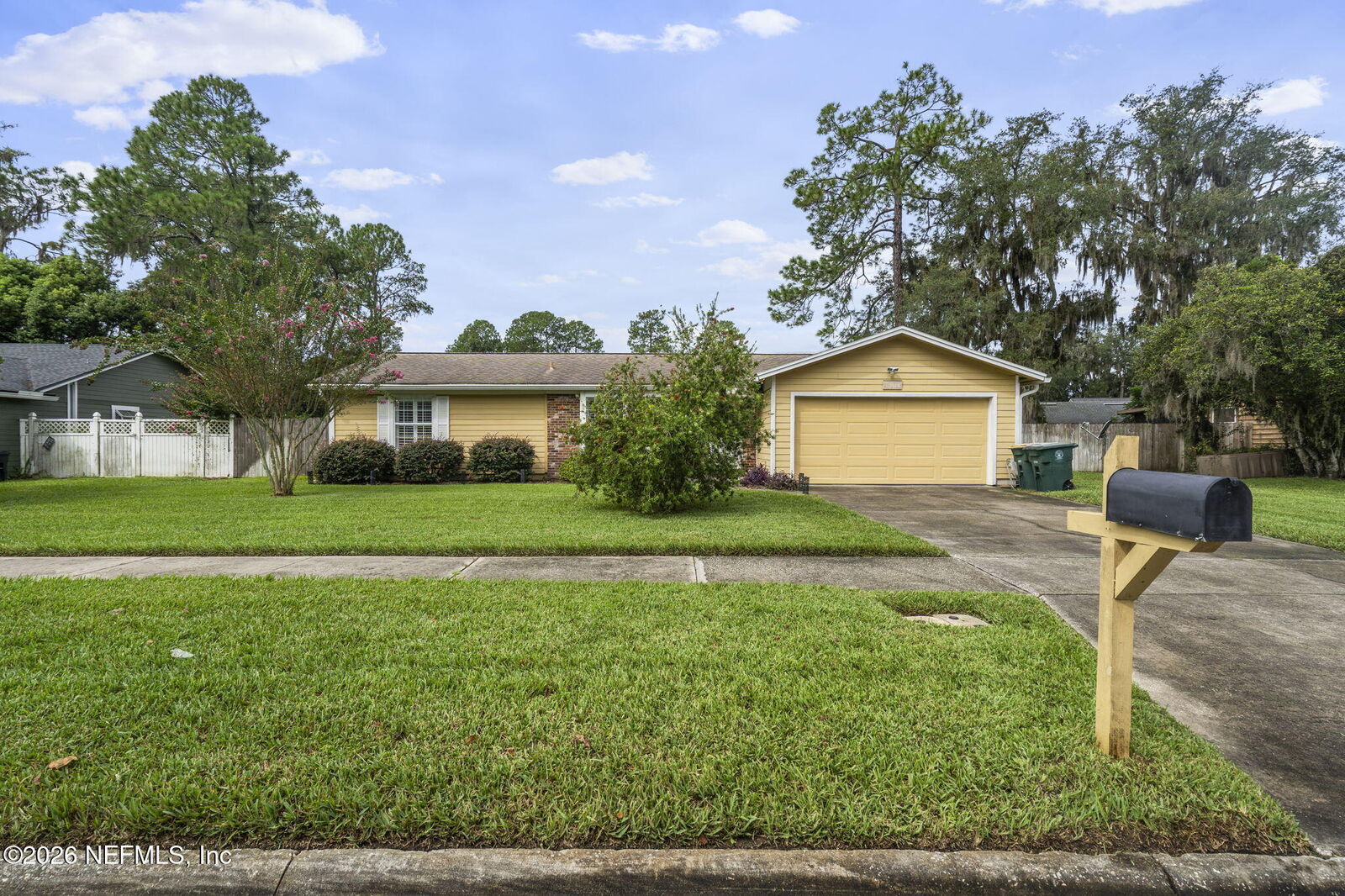 Property Photo:  11546 Woodglen Way  FL 32223 