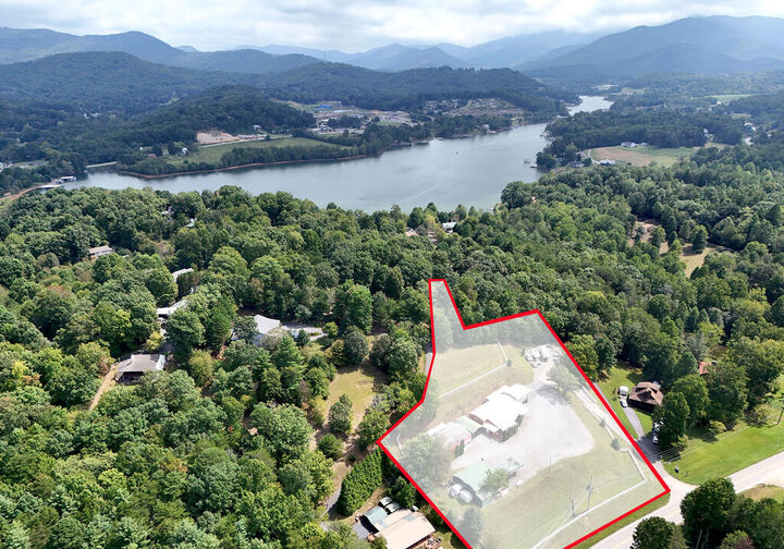 Property Photo:  501 Sunnyside Shores Road  GA 30546 