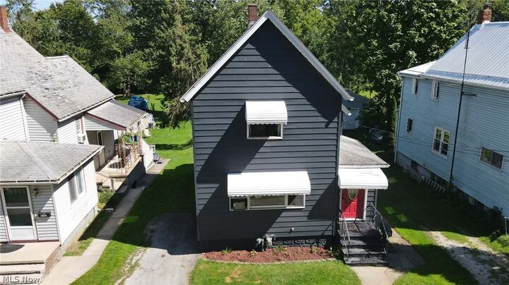 Property Photo:  842 Day Street  OH 44030 