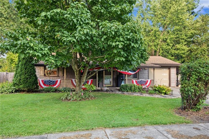 Property Photo:  3577 Lynwood Drive NW  OH 44485 