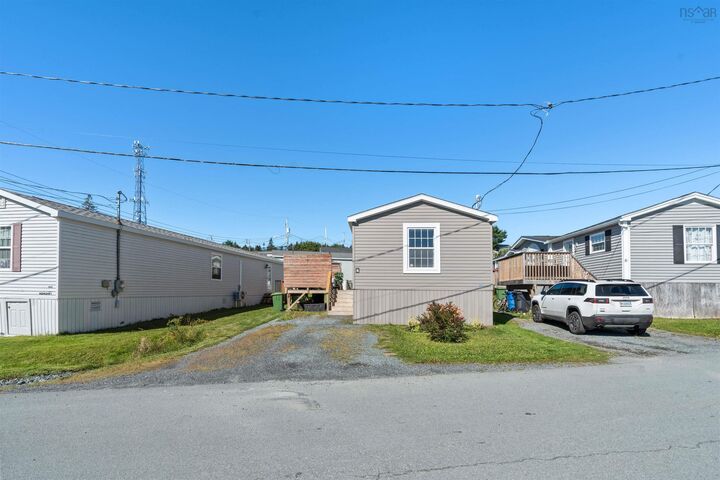 Property Photo:  4 Skyline Drive  NS B3V 1B3 