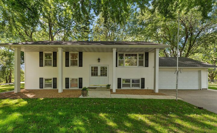 Property Photo: 18421 Country Squires Circle MN 55372