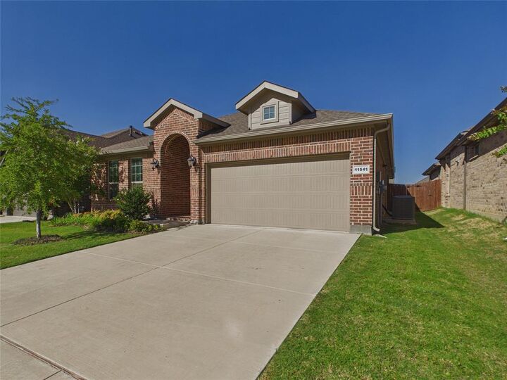 Property Photo: 11541 Royston Street TX 76244