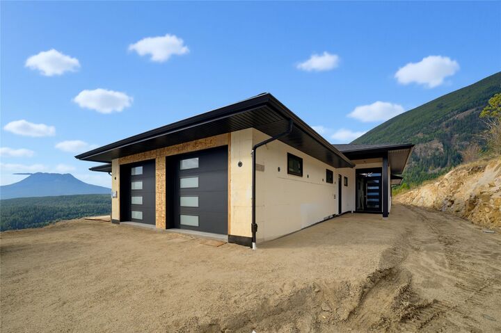 Property Photo:  4 Kault Hill Road 5  BC V0E 2X0 