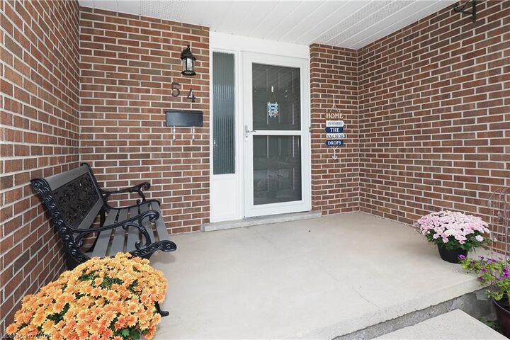 Property Photo:  54 Delavan Drive  ON N1S 4S3 