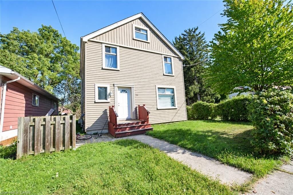 Property Photo:  235 Broadway Avenue  ON L8S 2W5 